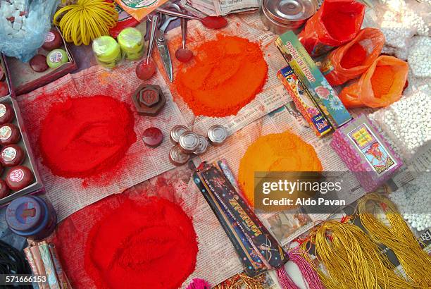 colour for morning ceremony at the "ghat" - bihar bildbanksfoton och bilder