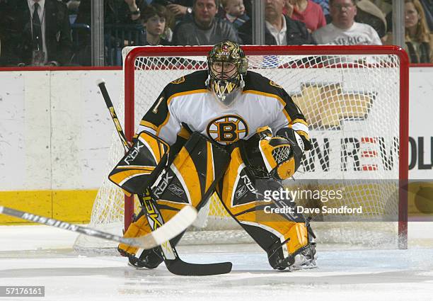 Goaltender Andrew Raycroft of the Boston Bruins guards the net during the game against the Buffalo Sabres at HSBC Arena March 12, 2006 in Buffalo,...