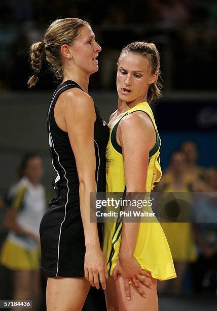 Casey Williams of New Zealand and Sharelle McMahon of Australia in action during the gold medal netball match between Australia and New Zealand at...