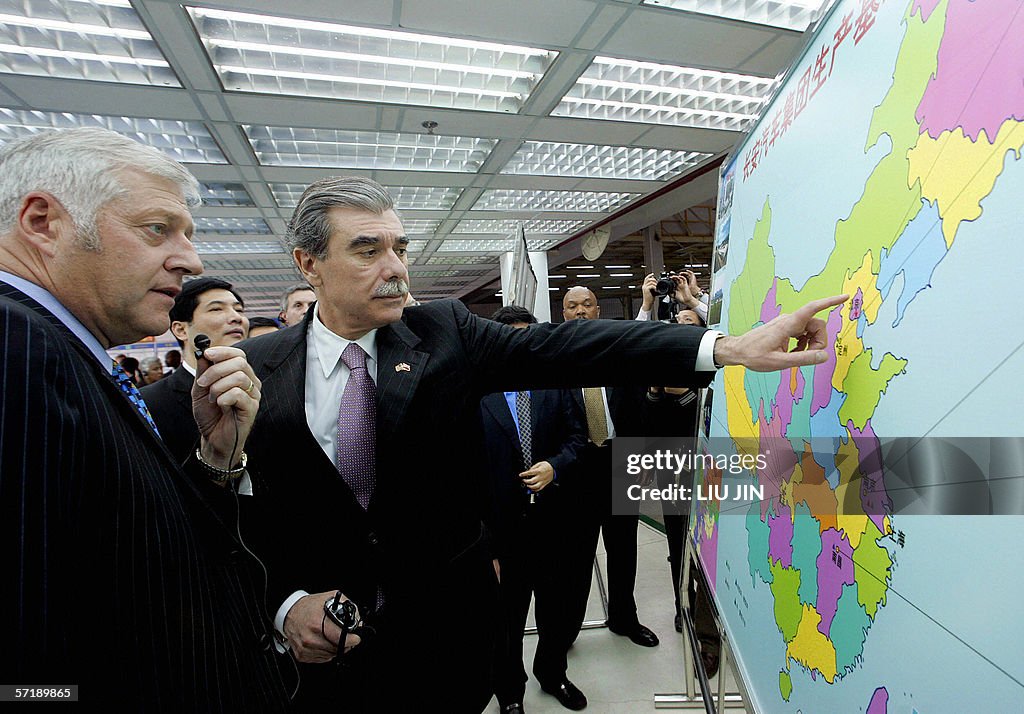 US Commerce Secretary Carlos Guiterrez (