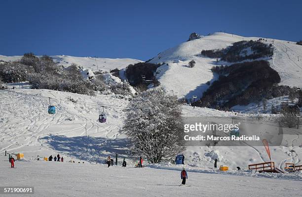 catedral ski resort, bariloche argentina - bariloche argentina stock pictures, royalty-free photos & images