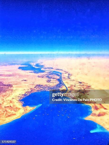 suez canal - kanal stock-fotos und bilder