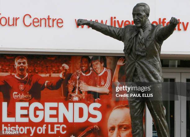 Liverpool, UNITED KINGDOM: The Bill Shankly statue is pictured at Liverpool soccer Club's stadium at Anfield in Liverpool, 29 March 2006. Liverpool...