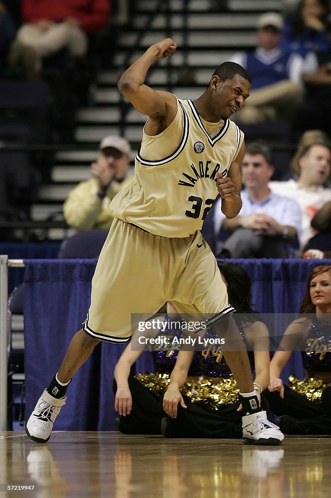 Vanderbilt Commodores v LSU Tigers