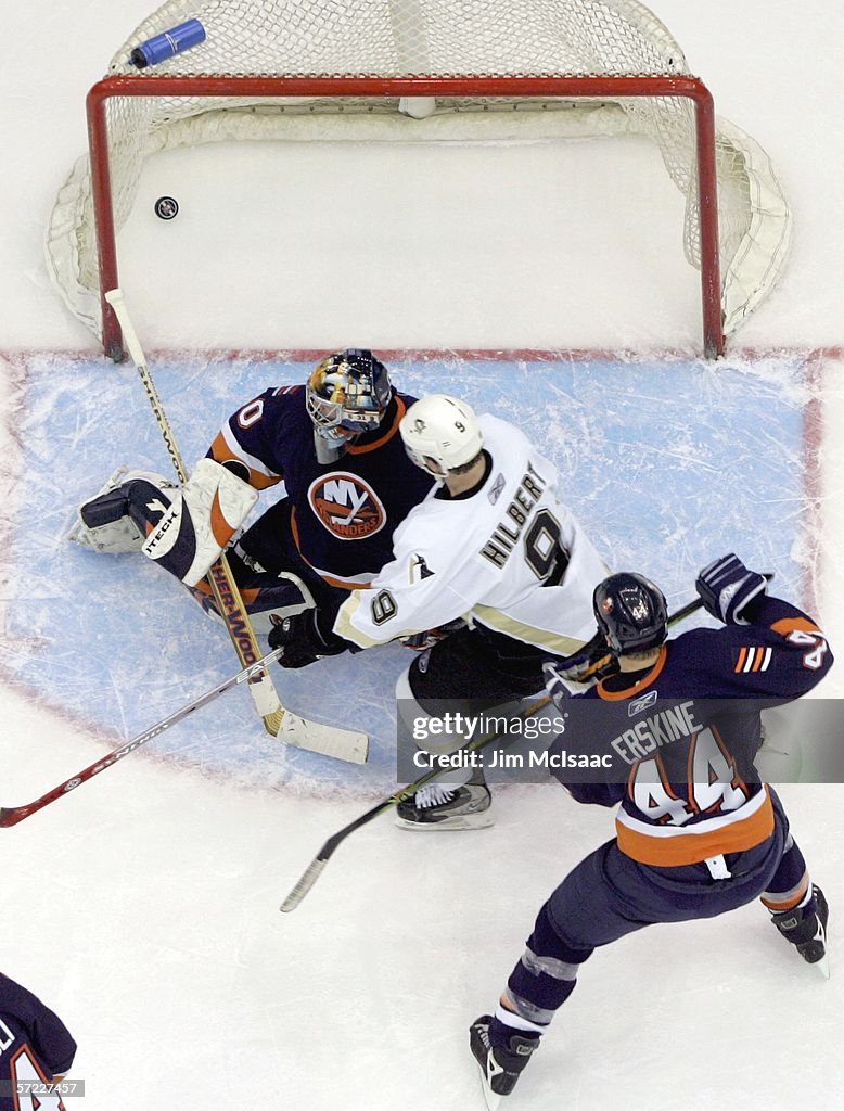 Pittsburgh Penguins v New York Islanders