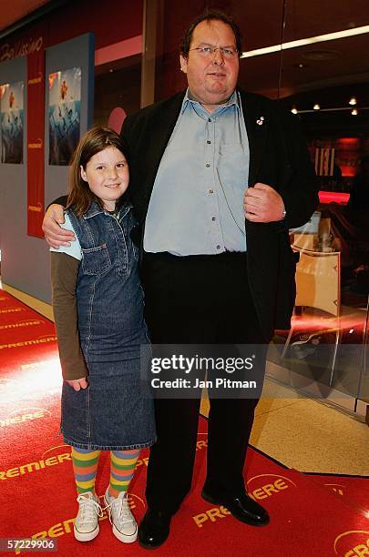 Ottfried Fischer and his daughter Clara attend the German premiere of the movie Ice Age 2 on April 1, 2006 in Munich, Germany. The movie will start...