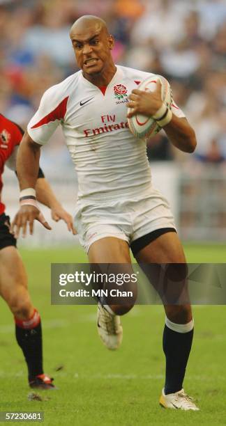 Tom Varndell of England drives a ball at the second day of Hong Kong Rugby Sevens Tournament against Canada on April 1, 2006 in Hong Kong, China.