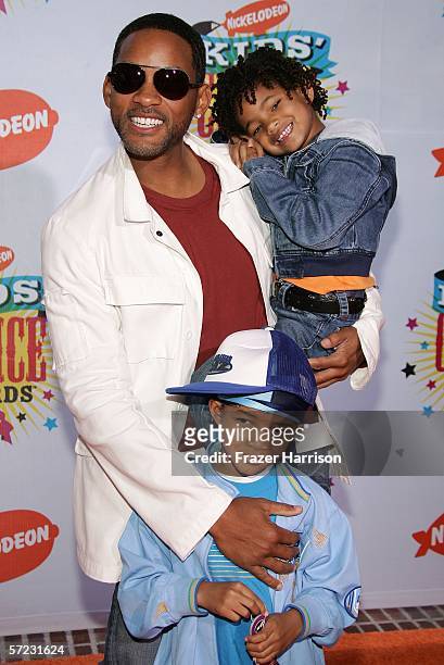 Actor Will Smith and kids arrive at the 19th Annual Kid's Choice Awards held at UCLA's Pauley Pavilion on April 1, 2006 in Westwood, California.