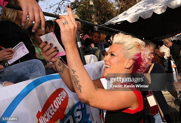Singer Pink signs autographs she sh arrives at the 19th Annual Kid's Choice Awards held at UCLA's Pauley Pavilion on April 1, 2006 in Westwood,...