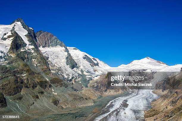 icy rock - grossglockner fotografías e imágenes de stock