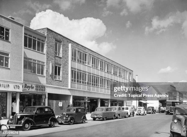 Newly-built office block and shopping arcade in Hemel Hempstead, Hertfordshire, 29th August 1956.