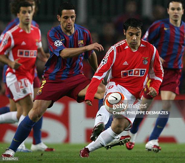 Barcelona's Juliano Belletti vies with Benfica's Fabrizio Miccoli during their Champions League quarter-final second leg football match at the Nou...