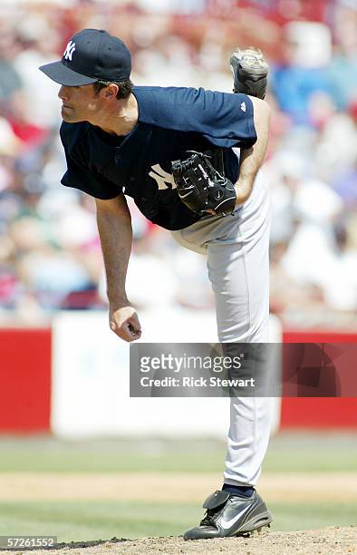 Scott Erickson of the New York Yankees pitches during the game against the Cincinnati Reds on March 10, 2006 at Ed Smith Stadium in Sarasota, Florida.