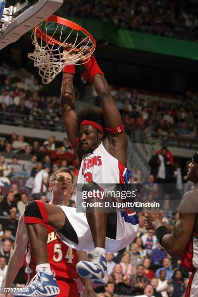 Ben Wallace of the Detroit Pistons dunks against the Atlanta Hawks on March 20, 2006 at the Palace of Auburn Hills in Auburn Hills, Michigan. The...