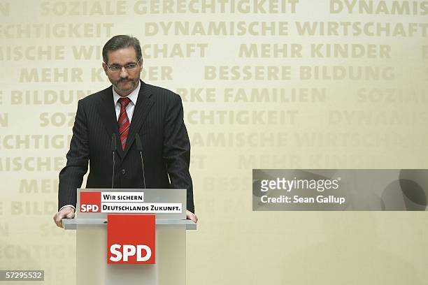 Matthias Platzeck speaks to the media to announce his resignation as head of the German Social Democratic Party, the SPD, at SPD headquarters April...
