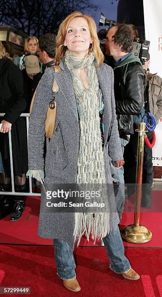Television hostess Kim Fisher arrives for the premiere of the new German film "Reine Formsache" April 10, 2006 at the Film-Palast in Berlin, Germany.