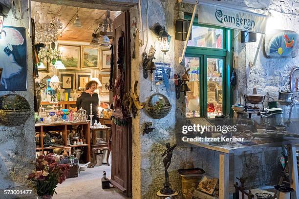 a curiosity shop at alacati evenimg time, izmir - çeşme stock pictures, royalty-free photos & images