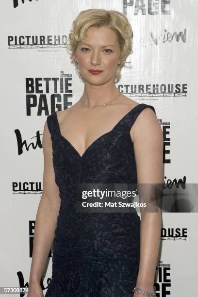 Actress Gretchen Mol arrives at the premiere of "The Notorious Bettie Page" hosted by Picturehouse and Interview Magazine on April 10, 2006 in New...