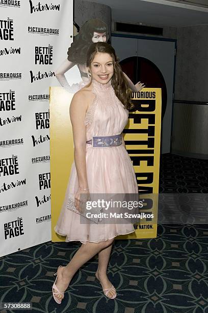 Actress Molly Moore arrives at the premiere of "The Notorious Bettie Page" hosted by Picturehouse and Interview Magazine on April 10, 2006 in New...