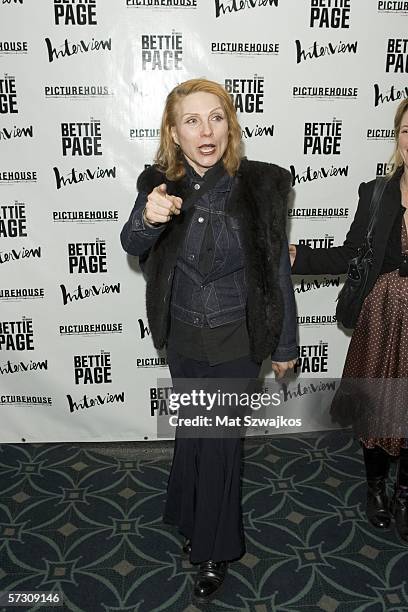 Musician Debbie Harry arrives at the premiere of "The Notorious Bettie Page" hosted by Picturehouse and Interview Magazine on April 10, 2006 in New...