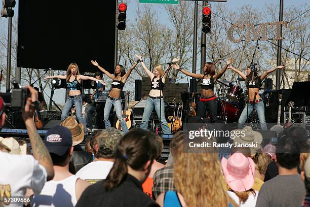 Coyote Ugly troupe makes an appearance during the 2006 CMT Music Awards Block Party April 10, 2006 Nashville, Tennessee.