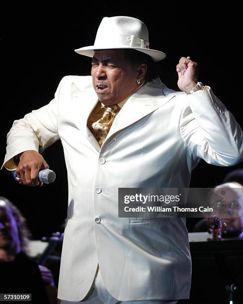 Bunny Sigler performs during the the Recording Academy Honors 2006 April 10, 2006 in Philadelphia, Pennsylvania. The Philadelphia Chapter held the...