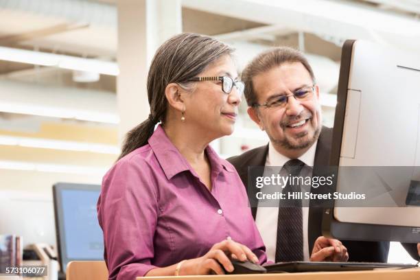 Filipino Elderly Woman Photos and Premium High Res Pictures - Getty Images