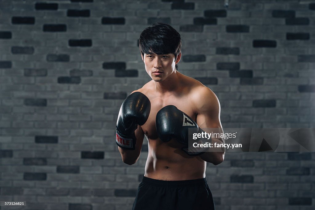 Man boxing