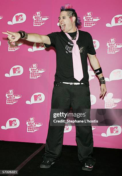 Singer Lee Harding poses in the media room during the second MTV Australia Video Music Awards at the Sydney SuperDome April 12, 2006 in Sydney,...