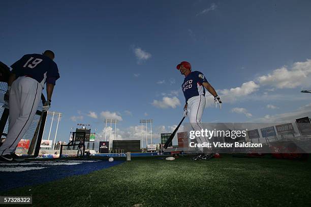 Jose Valentin of Puerto Rico warms up before the game against Cuba on March 15, 2006 at Hiram Bithorn Stadium in San Juan, Puerto Rico. Cuba defeated...