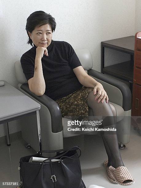 Environment Minister Yuriko Koike relaxes in her room before leaving hospital on April 14, 2006 in Tokyo, Japan. Koike was hospitalized for half a...