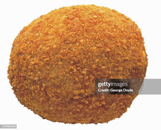 close-up of a crumb fried croquette - kroket stockfoto's en -beelden