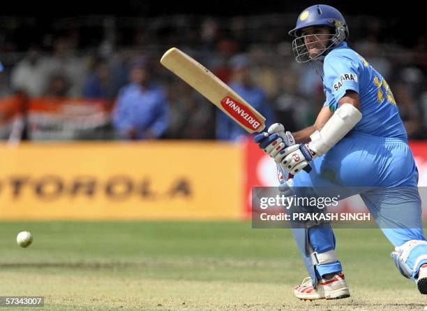 Usha Raje Rajeson 122 Usha Raje Cricket Photos & High Res Pictures - Getty Images