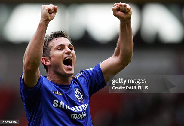 Bolton, UNITED KINGDOM: Chelsea's Frank Lampard celebrates winning against Bolton Wanderers during their English Premiership football match at The...