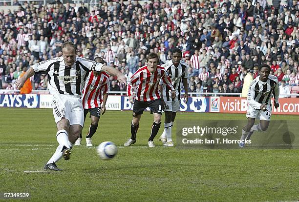 Alan Shearer scores from the penalty spot during the Barclays Premiership match between Sunderland and Newcastle United at the Stadium of Light on...