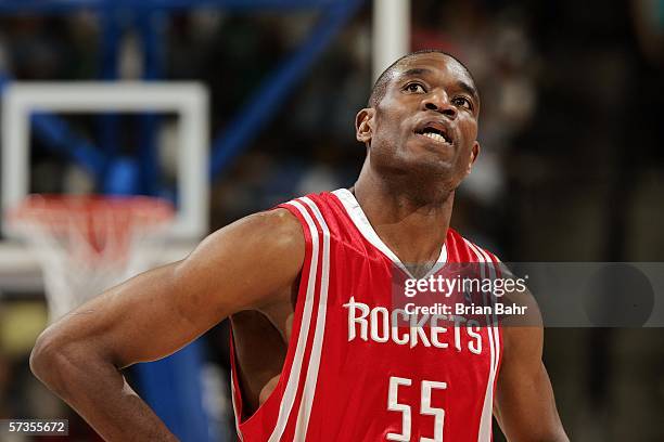 Mutumbo Rockets 2.011 Dikembe Mutombo Rockets Stock Photos, High-Res Pictures, and ...
