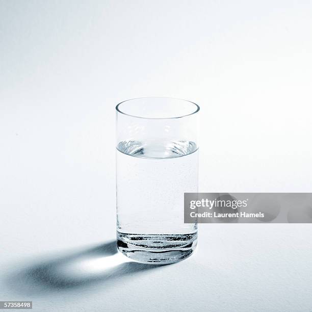 glass of water - glass of water 個照片及圖片檔