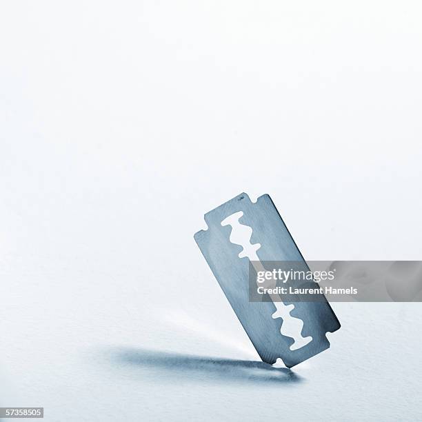 3 111 Lame De Rasoir Stock Photos, High-Res Pictures, and Images ...