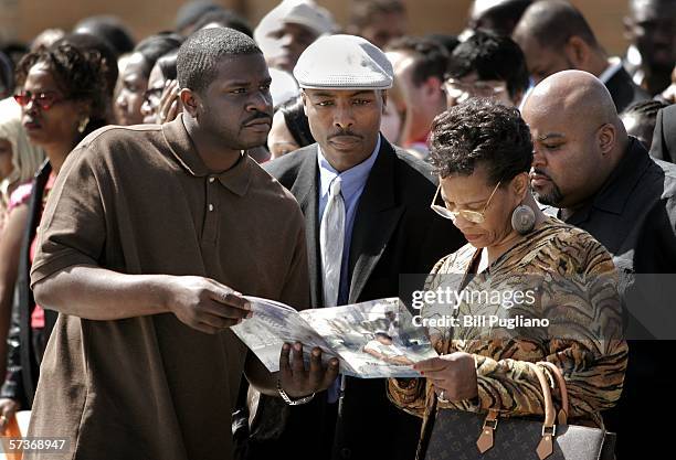 Proof (Rapper) Photos and Premium High Res Pictures - Getty Images