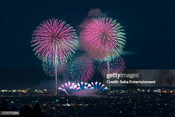 beautiful japanese fireworks from nagaoka - 長岡市 個照片及圖片檔