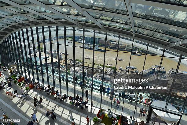sky garden - 20 fenchurch street stock pictures, royalty-free photos & images