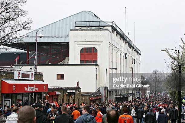 General views of Highbury prior to kick off of the Barclays Premiership match between Arsenal and West Bromwich Albion at Highbury on April 15, 2006...
