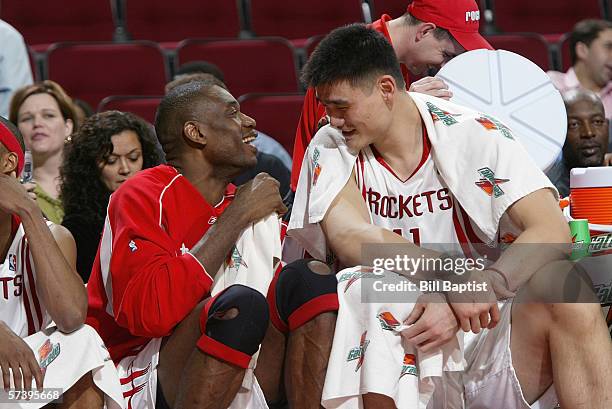 Mutombo Rockets 91 Dikembe Mutombo Sonics Photos & High Res Pictures - Getty Images