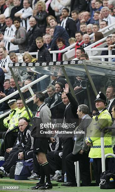 Alan Shearer of Newcasle acknowledges the fans during the Barclays Premiership match between Newcastle United and West Bromwich Albion at St.James'...