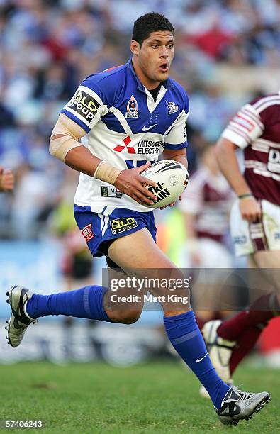 Willie Mason of the Bulldogs in action during the round seven NRL match between the Bulldogs and the Manly-Warringah Sea Eagles at Telstra Stadium...