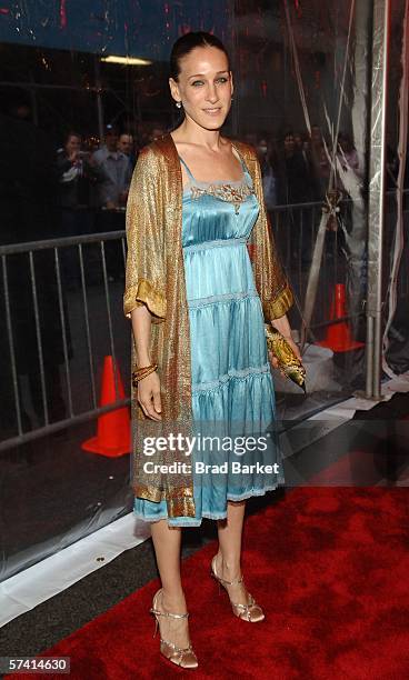 Actress Sarah Jessica Parker arrives for the 10th Anniversary of "Rent" at the Nederlander Theater on April 24, 2006 in New York City.