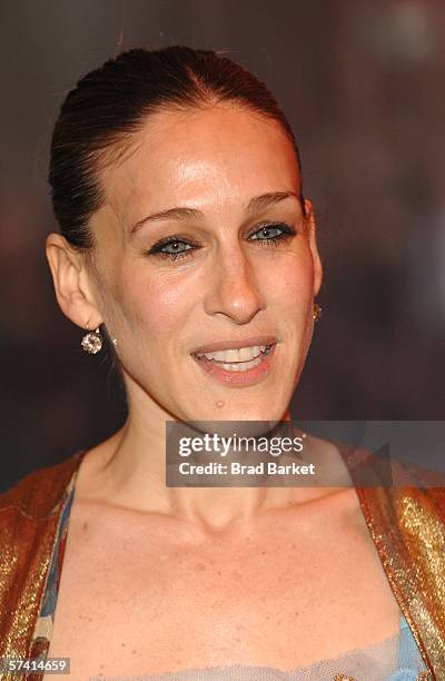 Actress Sarah Jessica Parker arrives for the 10th Anniversary of "Rent" at the Nederlander Theater on April 24, 2006 in New York City.