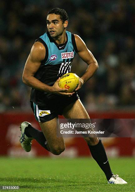 Shaun Burgoyne of Port runs the ball forward during the round four AFL match between the Port Adelaide Power and the St Kilda Saints at AAMI Stadium...