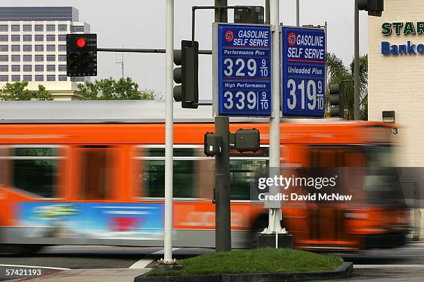 Gas Bus Routing 4,361 Gas Bus Stock Photos, High-Res Pictures, and Images - Getty Images