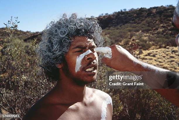aborigine - bush australien photos et images de collection